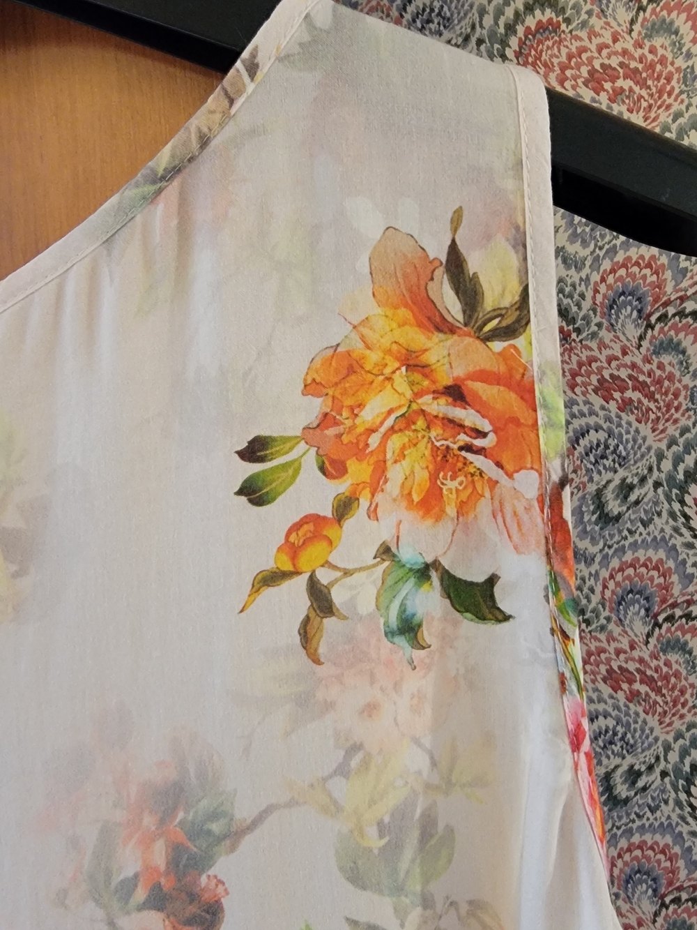 Velvet by Graham & Spencer Floral Watercolor Sleeveless Blouse Top Small - Picture 6 of 12